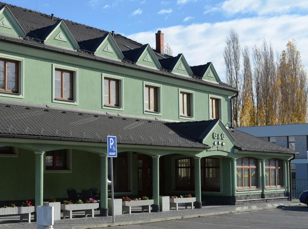 G&G Penzion Sala Экстерьер фото